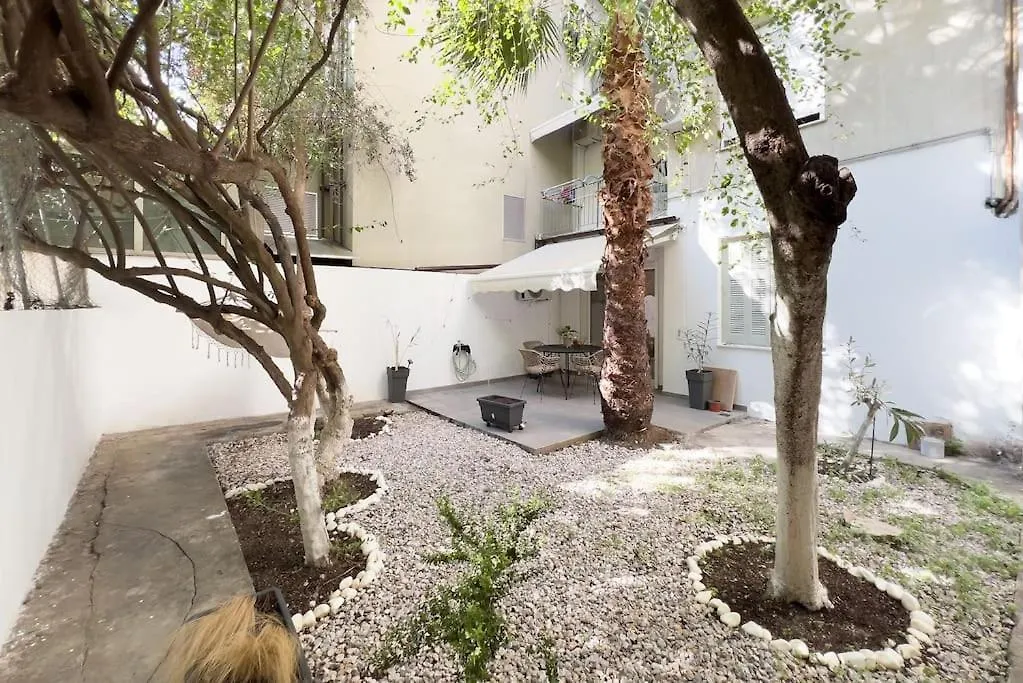 Luxury Studio With Garden Next To Acropolis-1